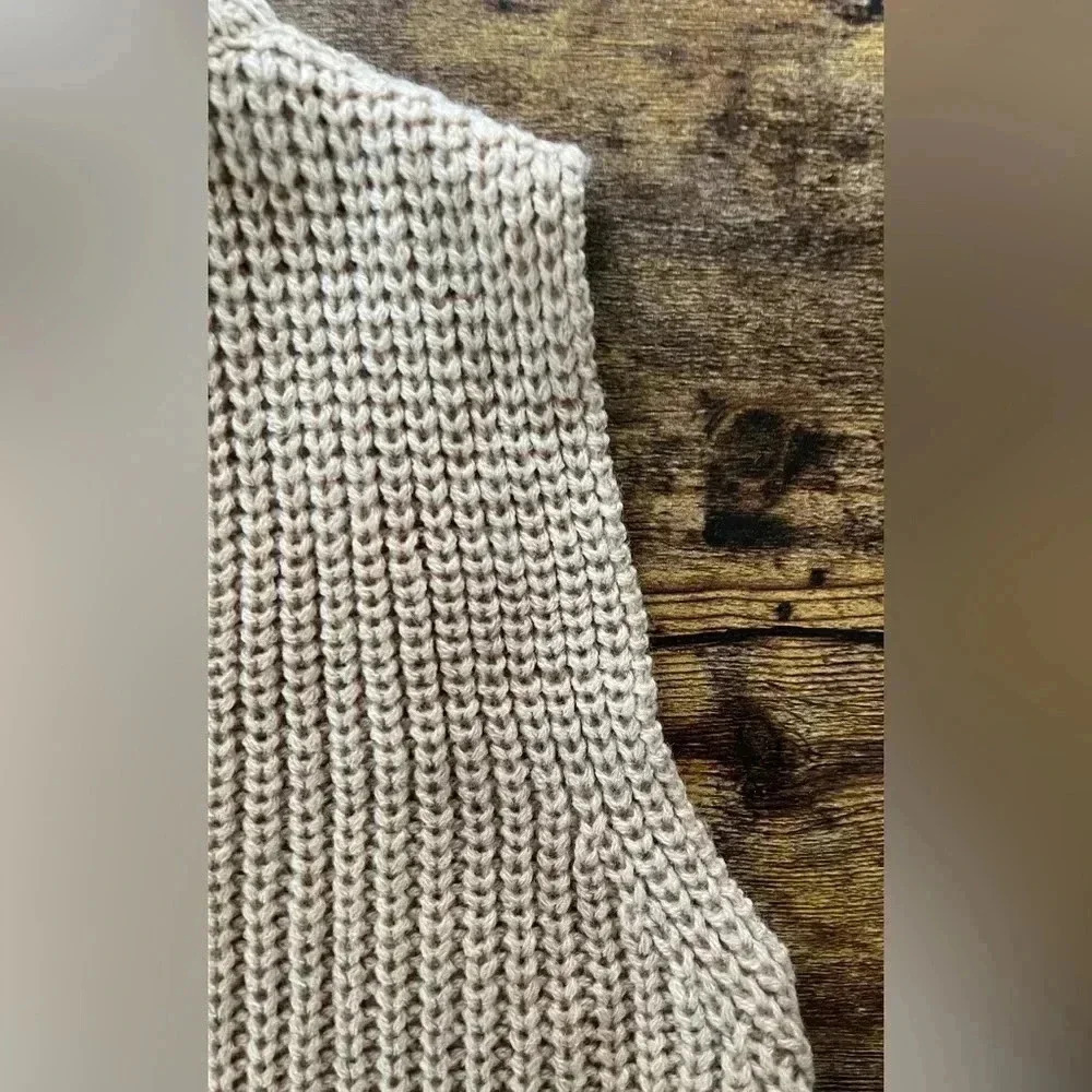 SHEIN | ladies Esence plus turtleneck sweater vest. Size: 1XL - Picture 2 of 9